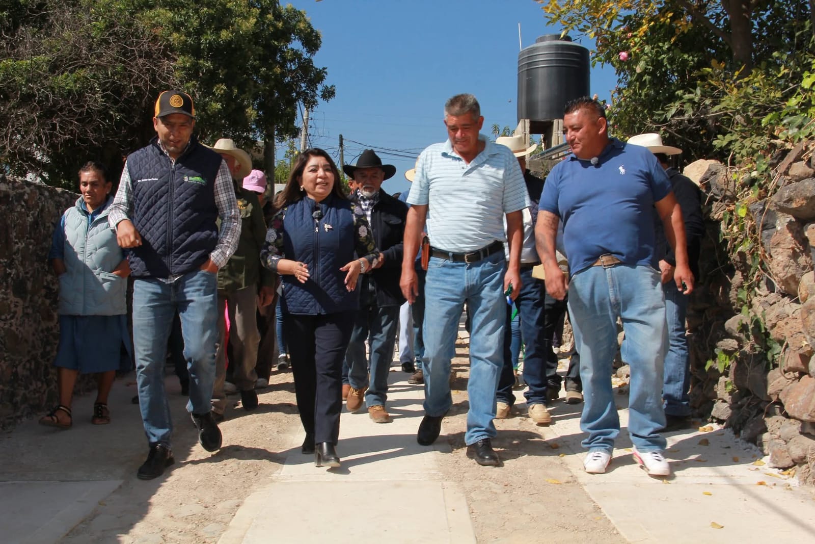 La obra consistió en la pavimentación de 112 metros lineales, a los que se sumaron 38 metros adicionales