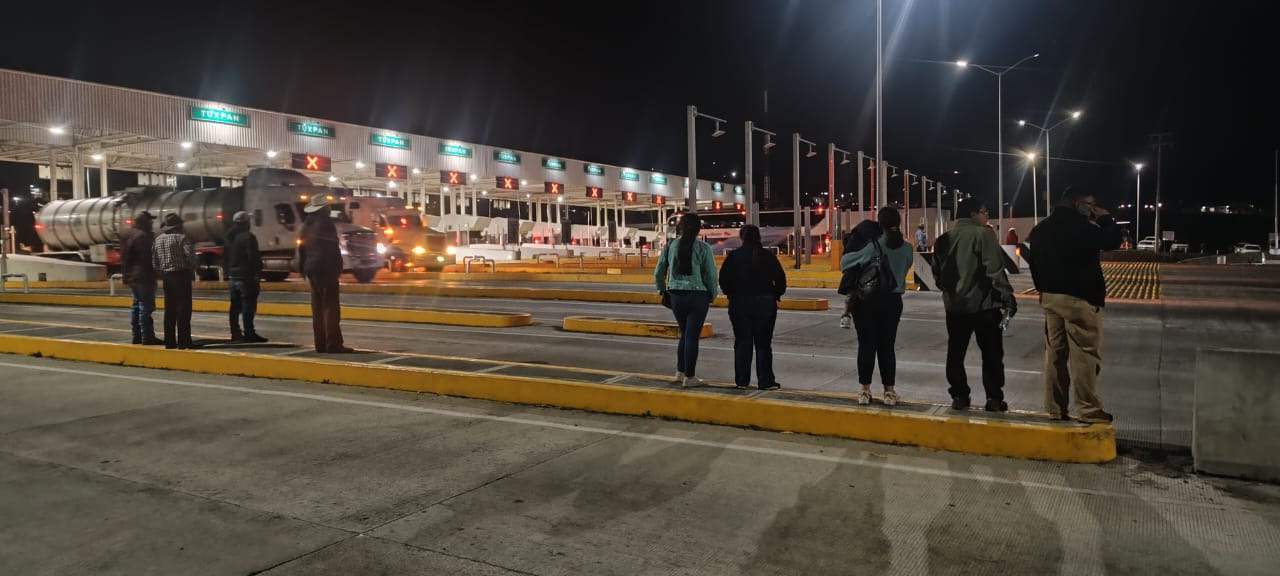 Manifestantes se retiran alrededor de las 8:30 de la noche de la caseta San Alejo 