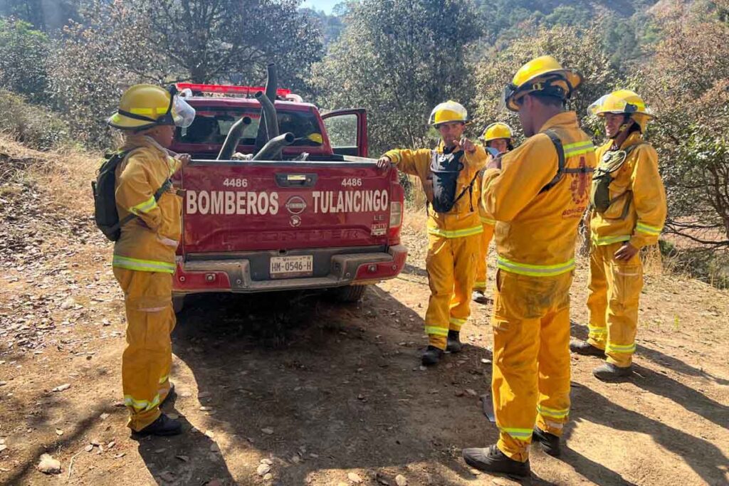Aunque la cifra es variable, en ocasiones los Bomberos de Tulancingo han llegado a atender entre 15 y 20 incendios de pastizales en un solo día 