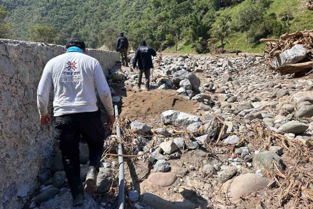 En la Sierra y Huasteca, las precipitaciones de principios de octubre dejaron, además de daños significativos en infraestructura, pérdidas humanas y personas no localizadas