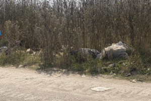Protección Civil señala que los tiraderos clandestinos y quemas de basura están provocando un escenario de riesgo constante para vecinos y automovilistas