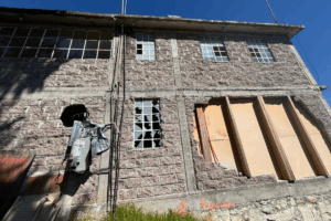 El derrumbe del muro del Museo de Sitio La Dificultad dejó daños estructurales severos en la casa afectada