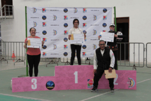 La hidalguense Eylen Hernández se proclamó campeona en recurvo femenil, demostrando solidez técnica frente a rivales del Estado de México y otras entidades
