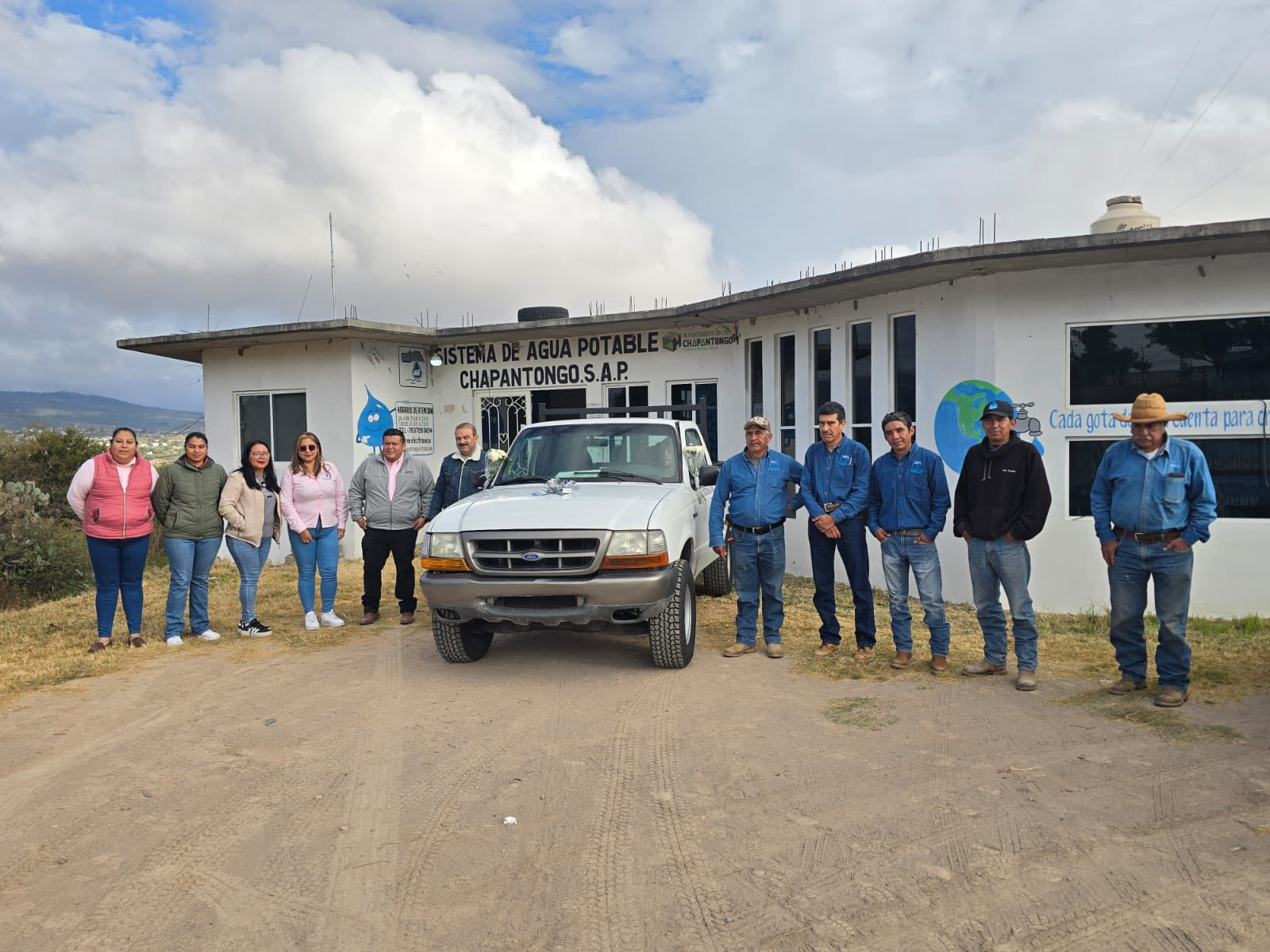 Nueva camioneta entregada al sistema hídrico de Chapantongo