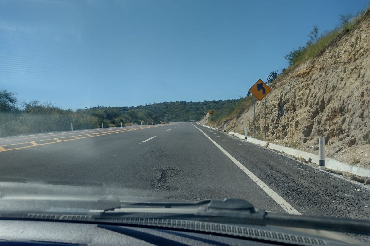 El tramo carretero es parte integral del proyecto de la vía Cerro Colorado-Zacualtipán | Foto: Martha Sáenz