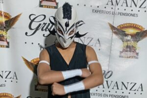 Sky Fire ha enfrentado a figuras como Místico y Máscara Dorada pese a su corta edad