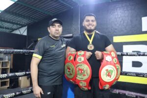 Cruz Hernández mantiene su hegemonía en el boxeo mexicano.