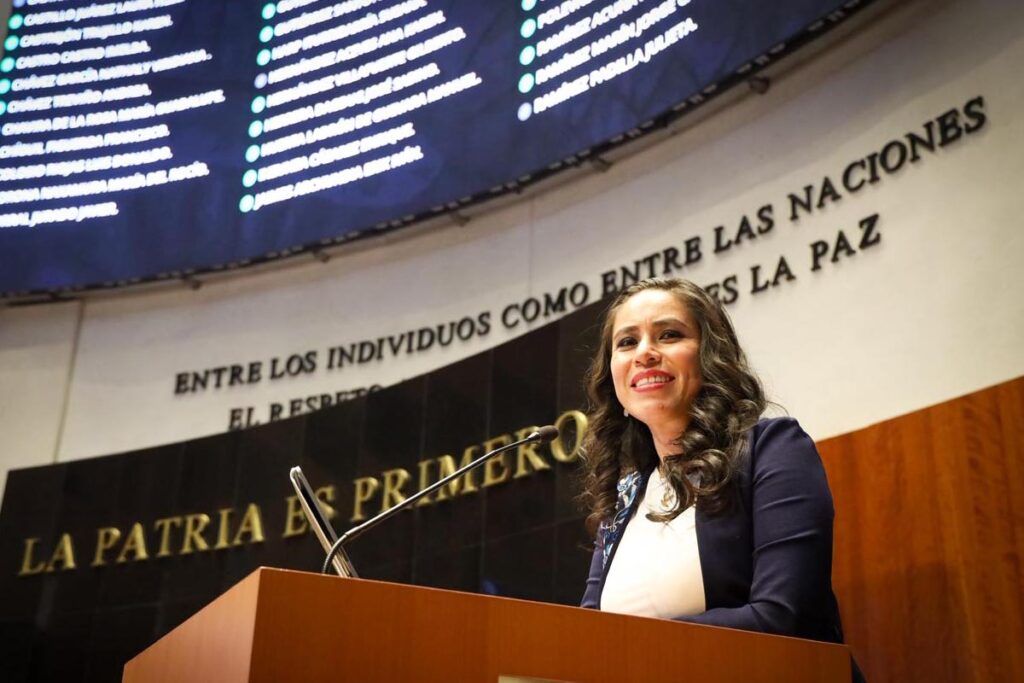 La senadora Simey Olvera Bautista presentó durante 2025 un total de 18 iniciativas