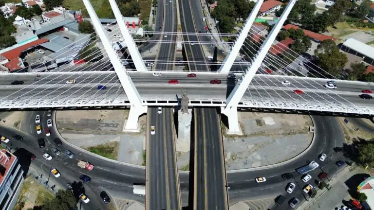 Con más de 142 accidentes desde 2022, la Glorieta 24 Horas enfrenta reclamos ciudadanos que exigen intervenciones urgentes para mejorar la movilidad y seguridad vial