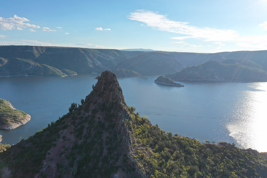 La presa y los paisajes montañosos destacan a Zimapán como punto para el turismo de naturaleza