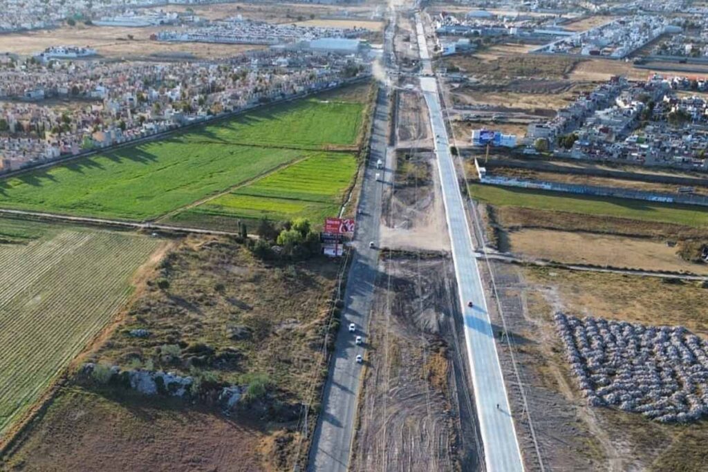 Al ser Las Torres una vía de tránsito pesado, su rehabilitación fue con concreto hidráulico, que tiene mayor durabilidad 