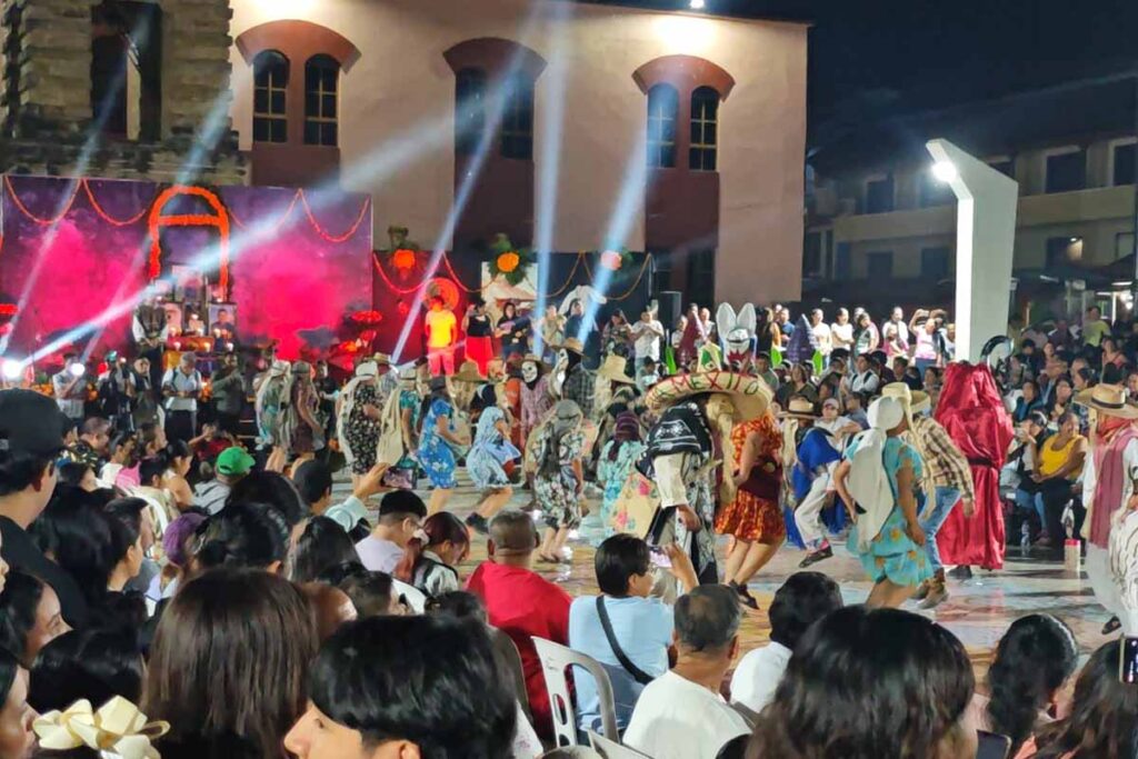 Si un danzante no se destapa de manera correcta, podría sufrir consecuencias físicas, dice la tradición