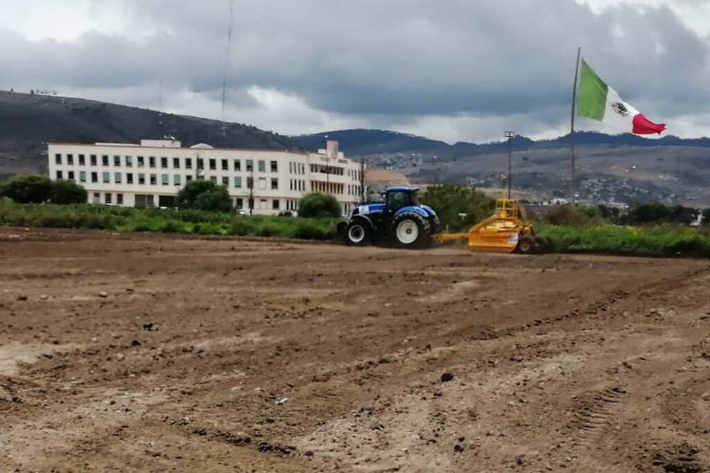 Productores de Tulancingo dicen que no han recibido respuesta a las solicitudes de la niveladora láser que por escrito han enviado a la Saderh