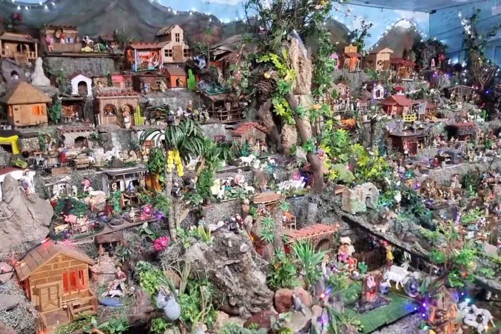 Por más de cinco décadas, el Belén se ha ido acrecentando debido a la adquisición de figuras en diversos puntos del país