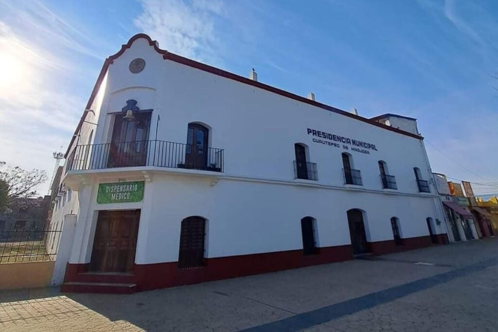 Cabildo de Cuautepec de Hinojosa adquirirá una maquina de bacheo; ¿qué vías repararán?