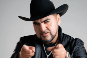 Seguidores analizan la imagen del cantante y aseguran que las lesiones podrían ser parte de una producción musical o videoclip próximo a estrenarse