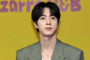 La condición de Jin genera preocupación entre fans, quienes han expresado cariño y solidaridad frente a su padecimiento.