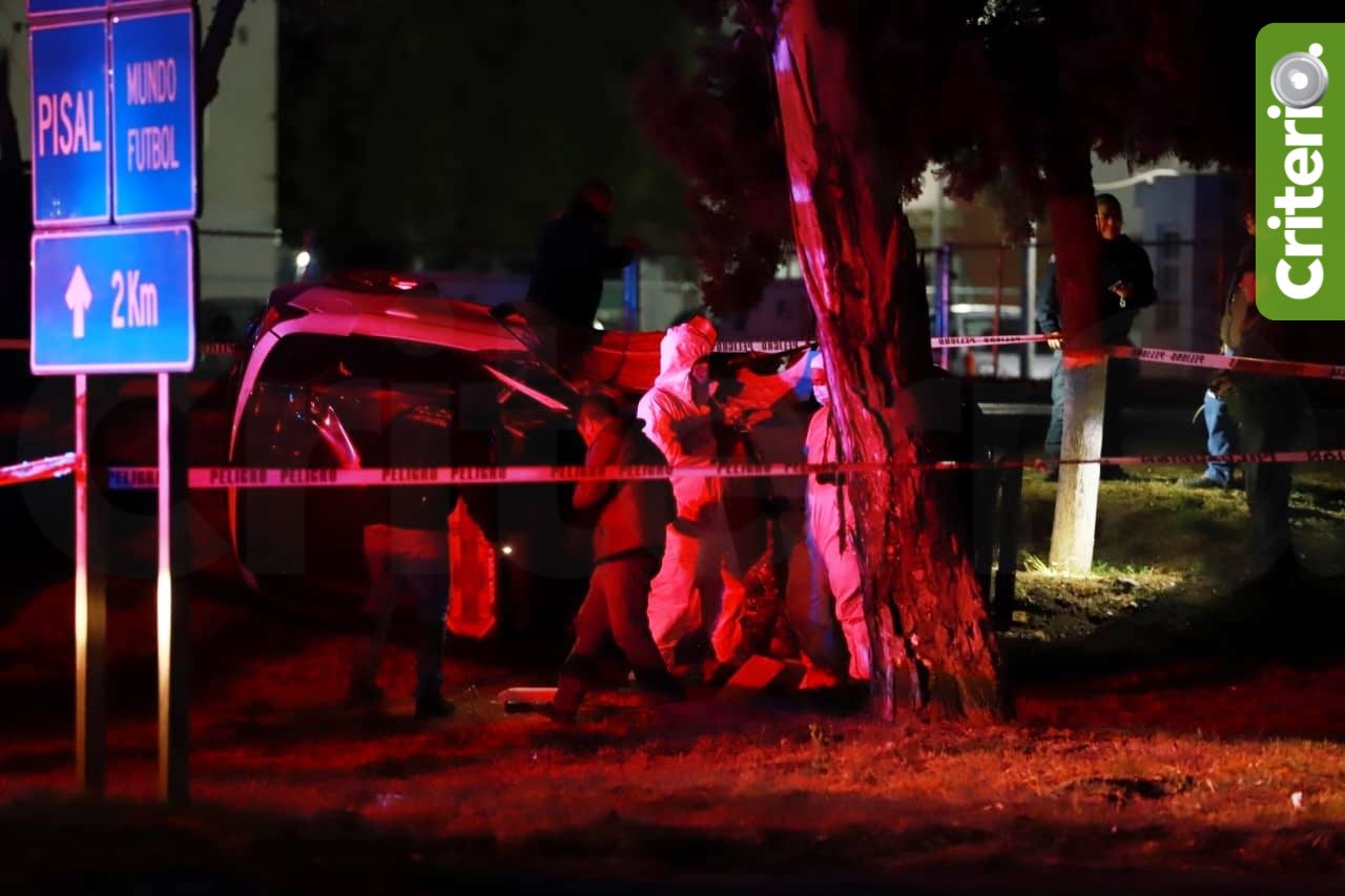 Autoridades ministeriales atendieron el fatal accidente donde falleció una mujer