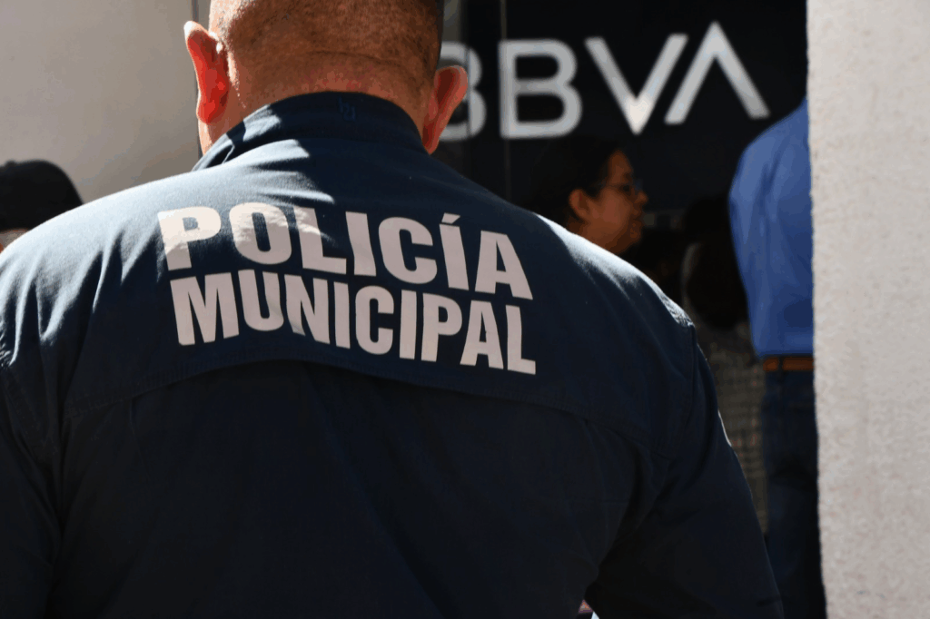 Operativo de seguridad implementado en Tulancingo para traslado seguro de valores.