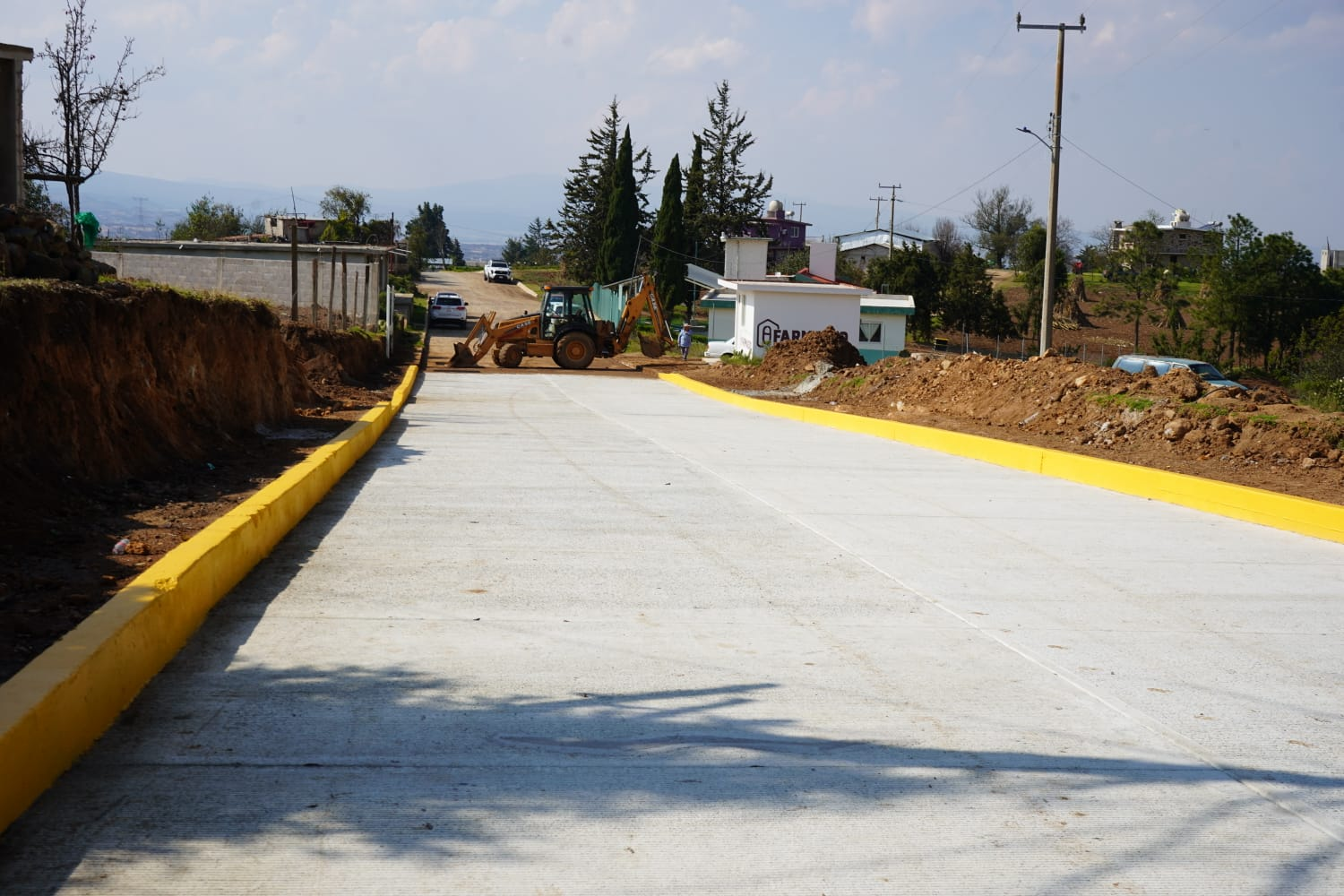 El presidente municipal de Cuautepec de Hinojosa, Jorge Hernández Araus, encabezó este lunes 22 de diciembre la inauguración de la pavimentación hidráulica en la calle principal de la comunidad de El Capulín