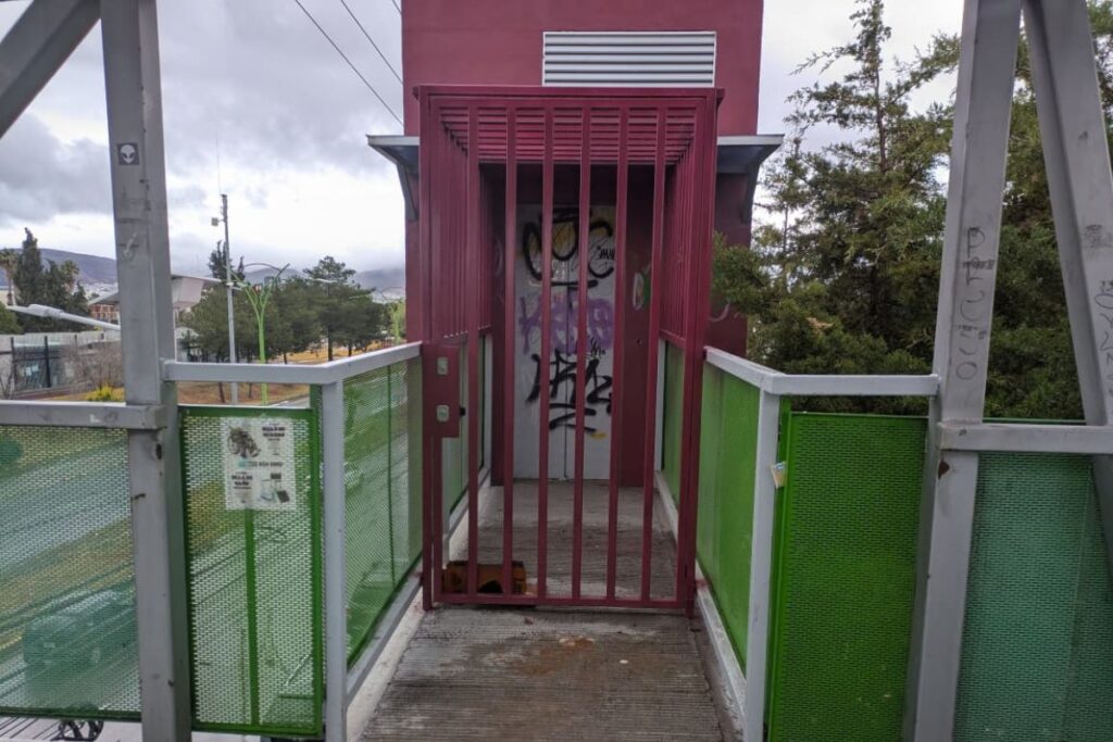 ¿Recuerdas los elevadores del Tuzobús? Esto pasó con la empresa que los construyó
