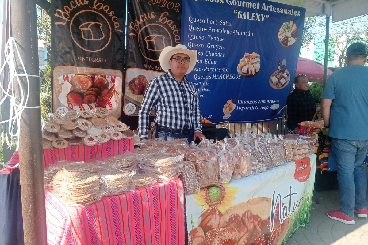 Los emprendedores expusieron sus productos en la cabecera municipal | Foto: Martha Sáenz
