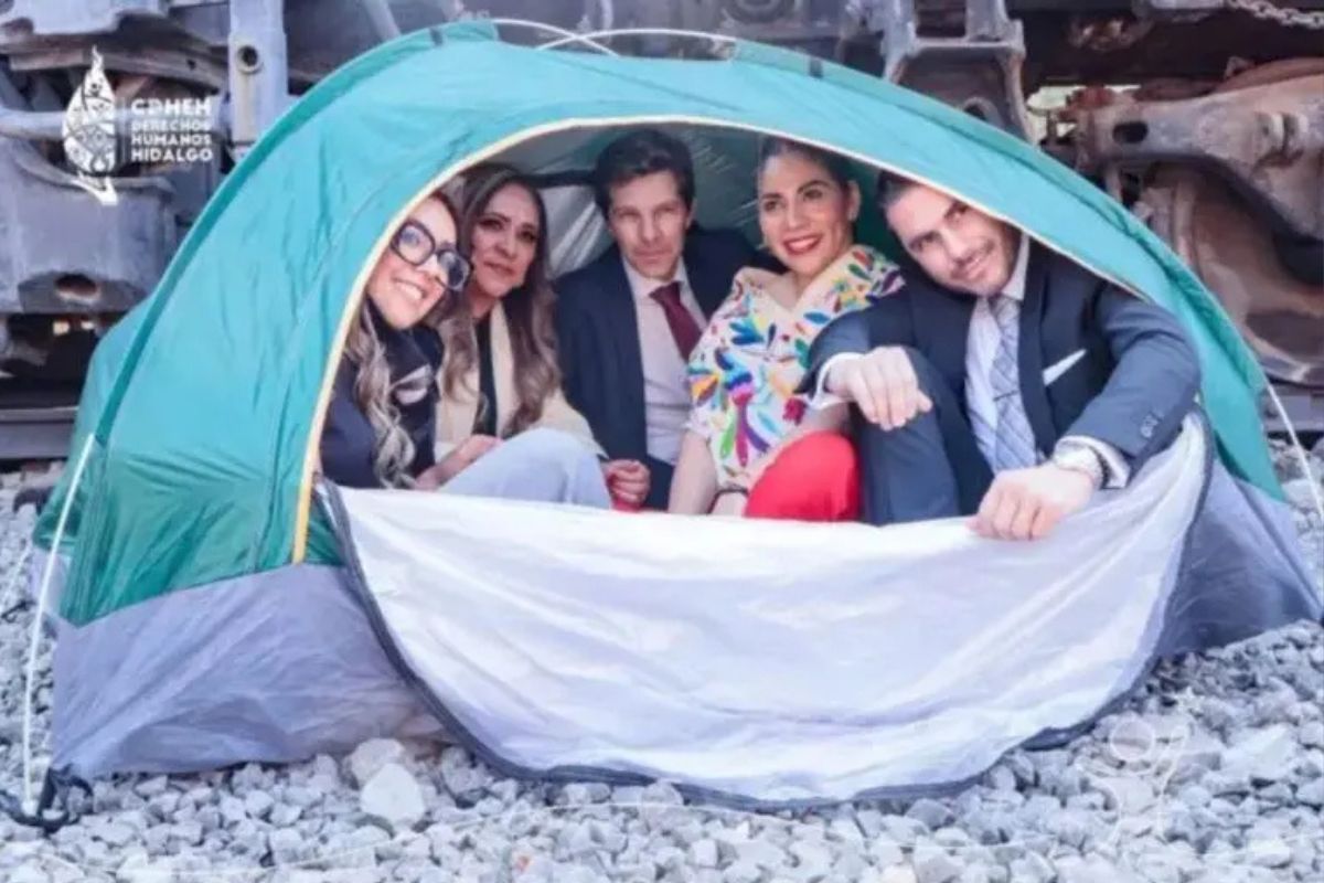 La titular del organismo fue criticada tras realizar actividades para representar lo que viven los migrantes | Foto: Especial