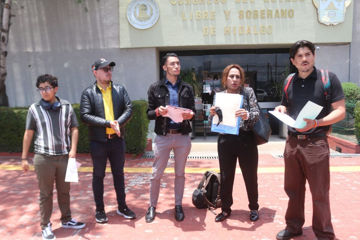 Activistas de la comunidad LGBTIQ+ expresaron su respaldo a Ana Karen Parra como titular de la CDHEH | Foto: Especial