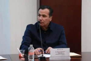 El contralor sostuvo que, si se detectan pagos incompatibles en personal administrativo, podrían iniciarse procedimientos por irregularidades.