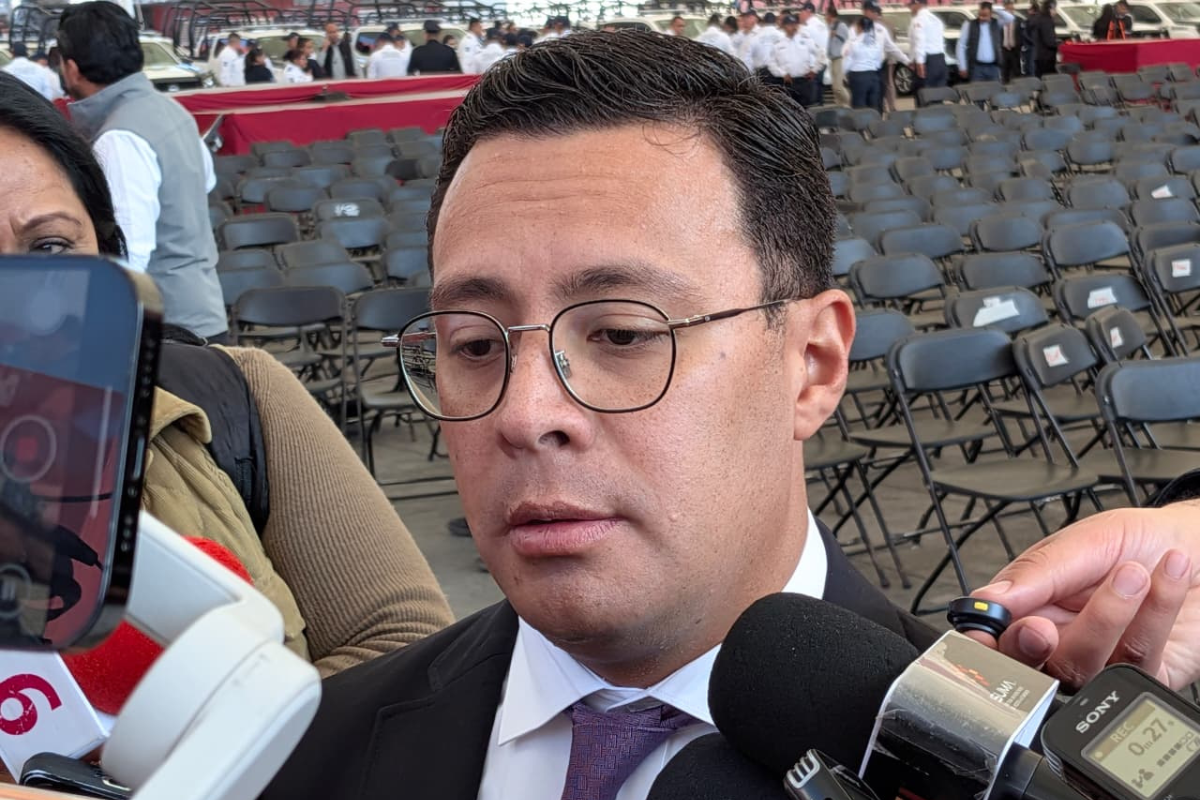 El oficial mayor indicó que se concretaron 150 casos de la administración pasada | Foto: Saúl Hernández