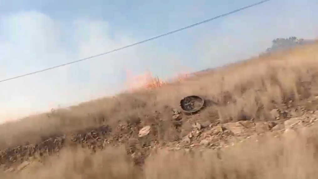 Bomberos de Tulancingo controlaron el incendio de pastizal registrado a la orilla de la carretera federal