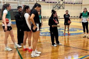 La entrenadora de Hidalgo dirigió la remontada mexicana ante El Salvador en Santo Domingo 2026.