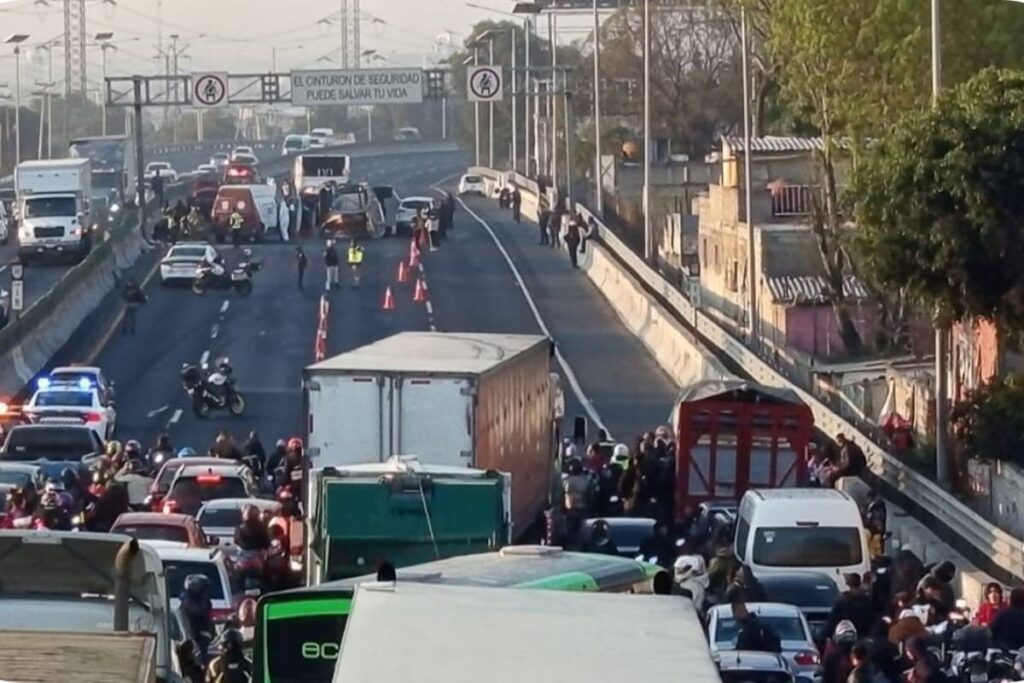 Carga vehicular sobre la autopista México–Pachuca 