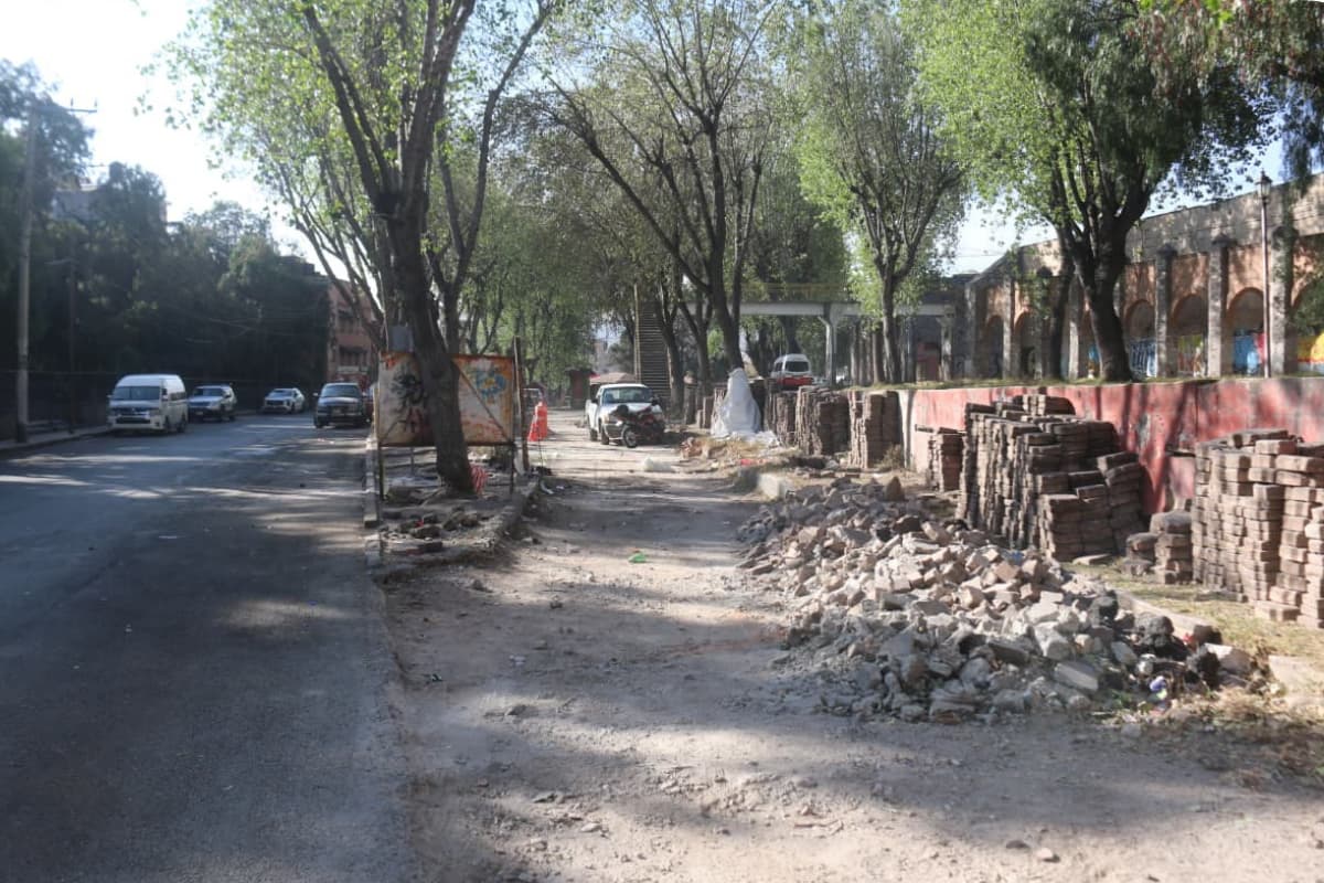 Avances en la construcción de la nueva zona para comerciantes en Pachuca
