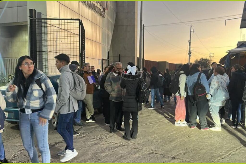 Protesta en la Universidad Politécnica de Tulancingo por la posible desaparición de la prima quinquenal