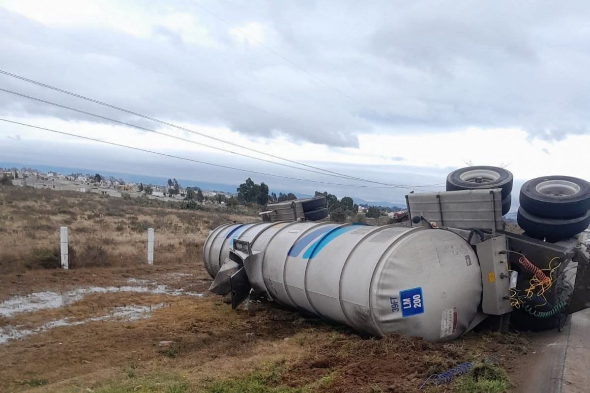Volcadura de tanque obligó al cierre del libramiento