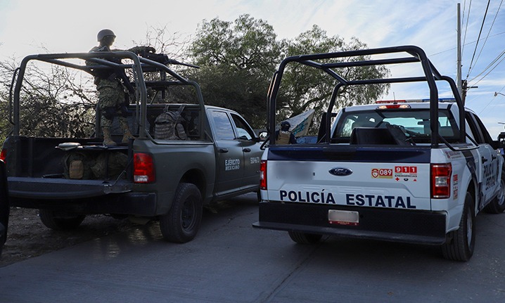 Unidades de la Guardia Nacional patrullando las principales calles de Tula de Allende