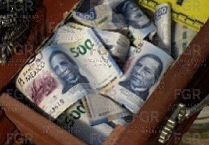 El hallazgo también incluyó una cantidad importante de numerario falso, tanto en moneda nacional como en dólares