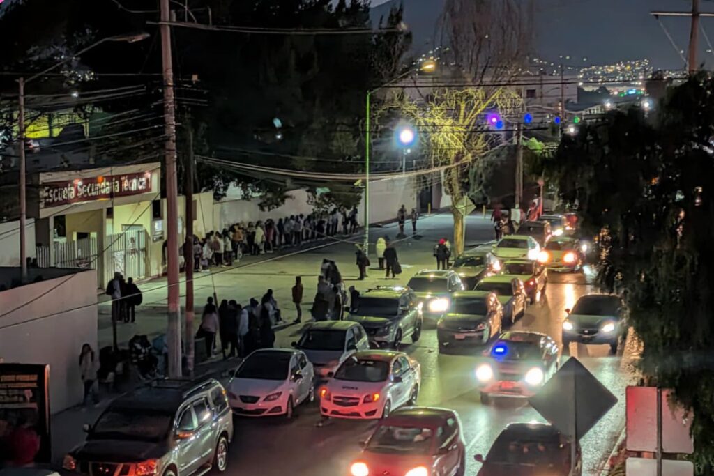 Tráfico intenso durante el regreso a clases en Hidalgo