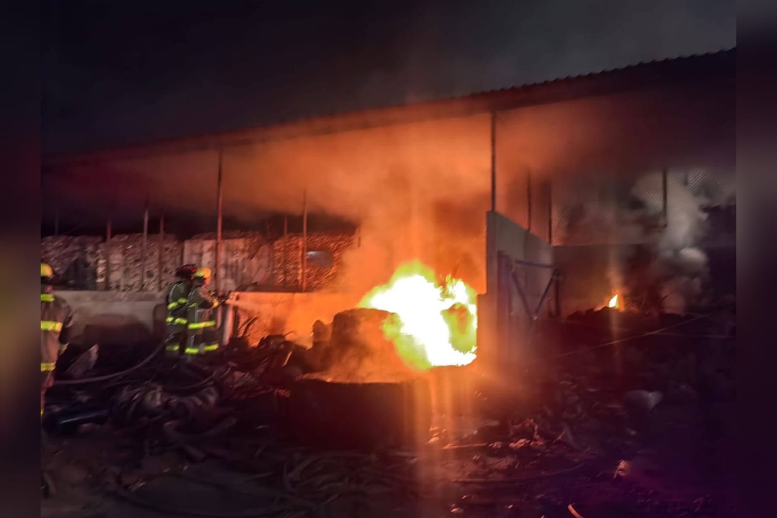 El incendio fue controlado sin que se registraran personas lesionadas en Pachuca.
