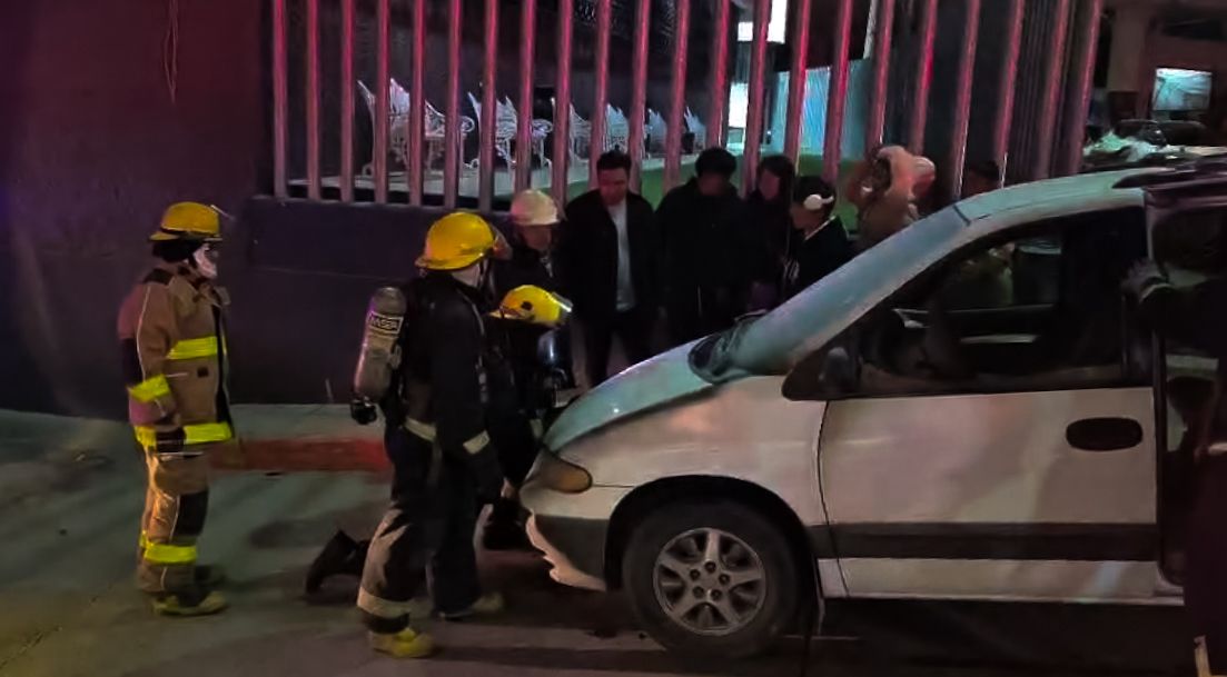 El incendio de la camioneta generó afectaciones momentáneas en la circulación