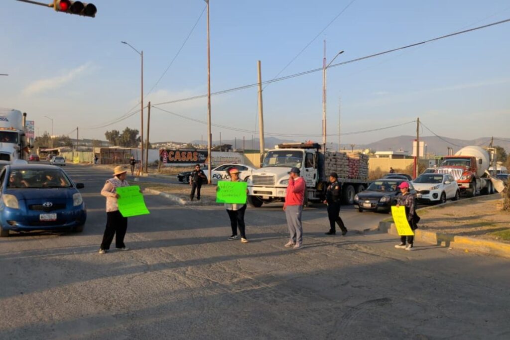 Bloqueo en Pachuca: Así fueron retirados los vecinos que cerraron el bulevar Santa Catarina