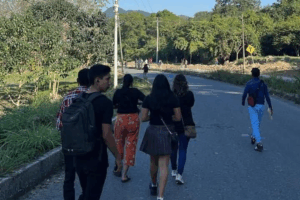 El cierre afecta a vehículos particulares, transporte público y unidades de carga que circulan por la zona.