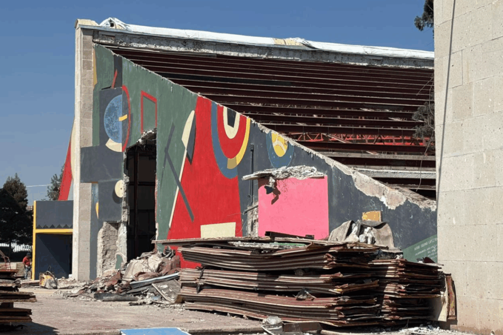 Autoridades estatales han reiterado que esta demolición dará paso a la construcción de un nuevo recinto