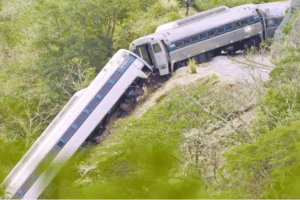 El descarrilamiento del Tren Interoceánico ocurrió en diciembre de 2025 en el Istmo de Tehuantepec.