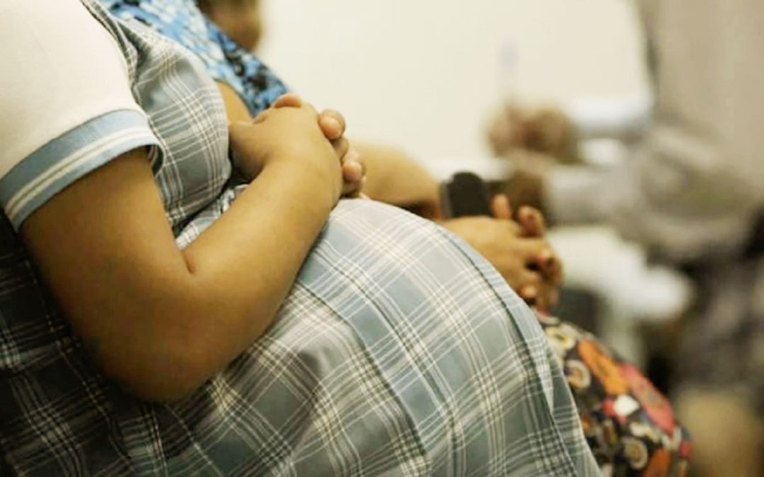 Las altas tasas de embarazo en adolescentes de lenguas indígenas