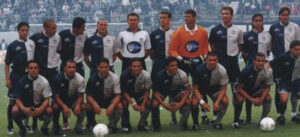 Entre festejos de “centenario” y polémica, los Tuzos le quitaron el invicto a Chivas en casa
