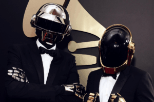 En su quinto aniversario de separación, Daft Punk lanza un video retrofuturista que revive su legado visual