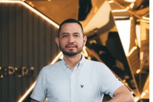 Su libro Espíritu imparable se posicionó como bestseller en Amazon
