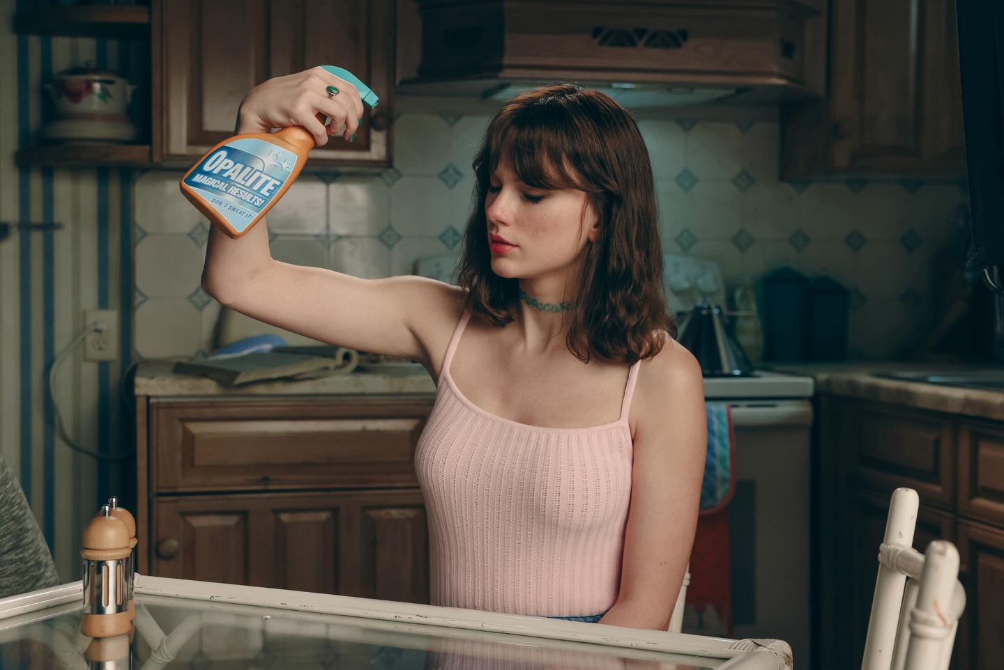 Taylor Swift se reinventa una vez más con su exclusivo video para “Opalite”